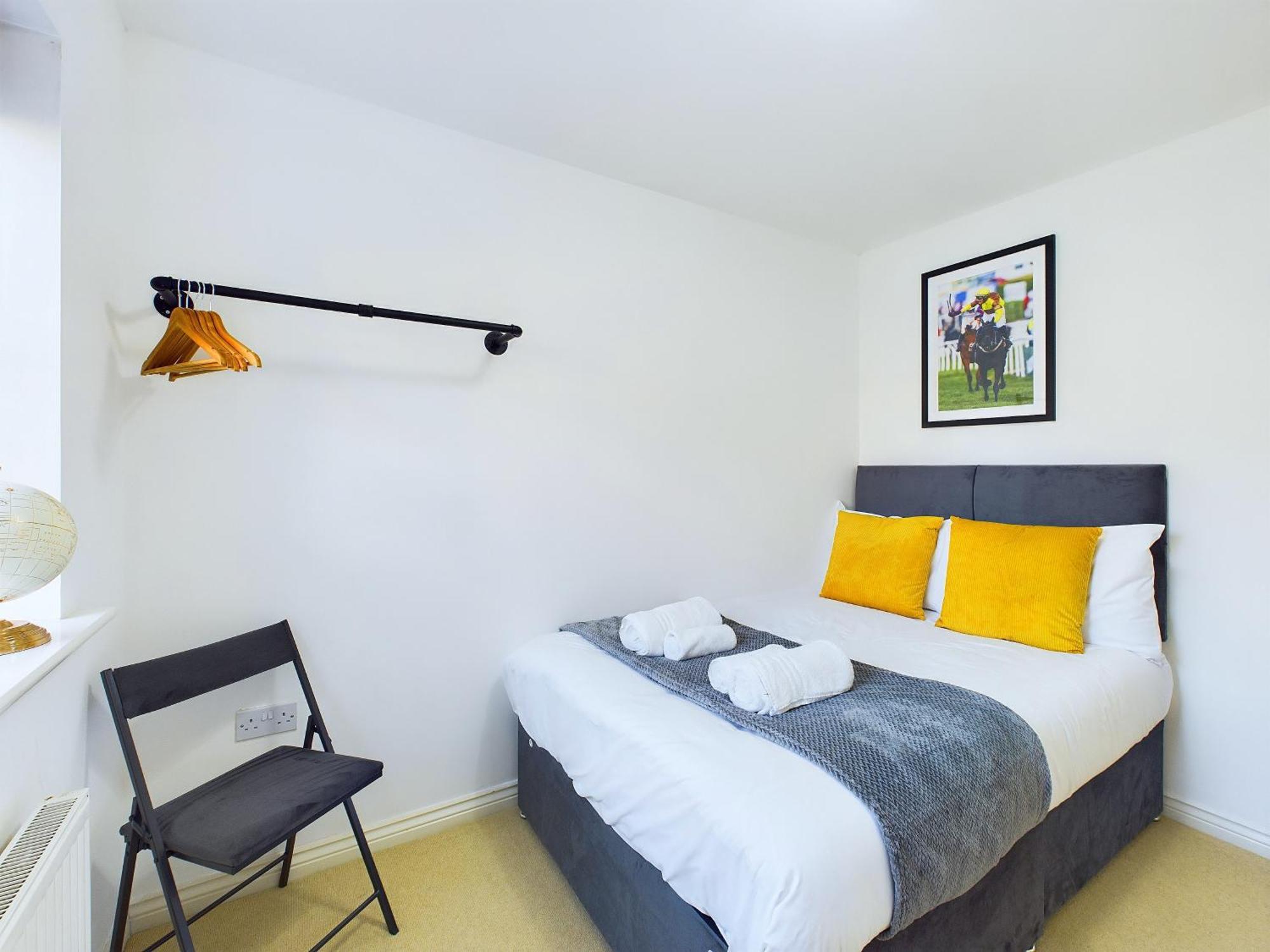 Signature - - Large 4 Bed House With Parking - Racecourse Casa de férias *
